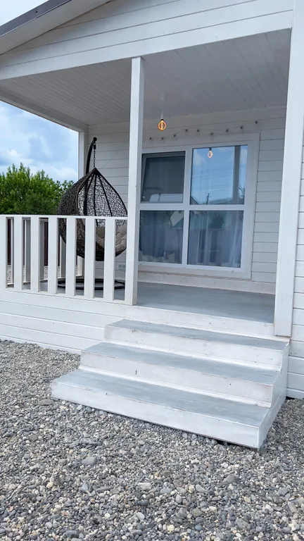 Коттедж Дом с интересным наполнением в Крымской Швейцарии — Орлиное