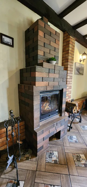 Большой коттедж у озера