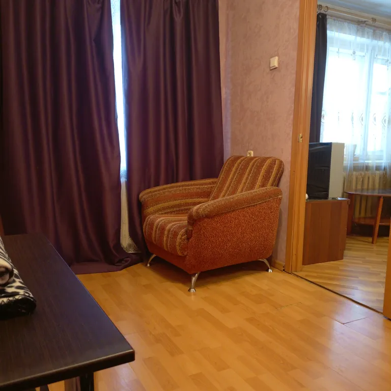 Двухкомнатная квартира посуточно на ул. Мурманская 27.