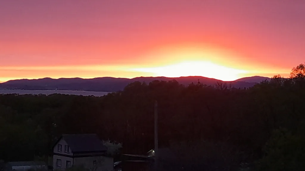 Комфортный дом с видом на море, уличный бассейн восхитительные закаты