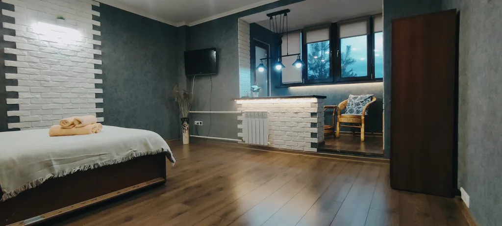 Большая и комфортная двухкомнатная квартира White Lodging