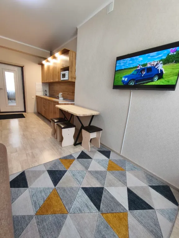 Квартира на берегу озера банное в лесной чаще из лиственниц