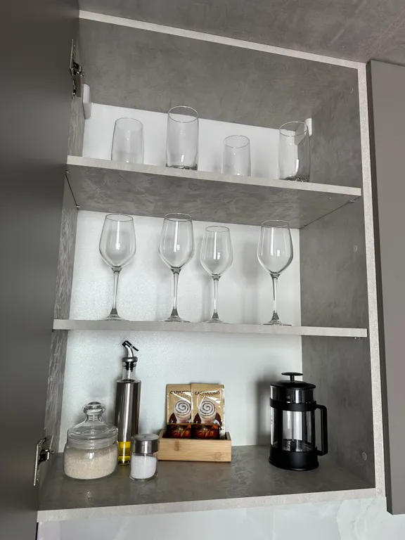 Новые апартаменты, класса комфорт, в центре, с видом на море