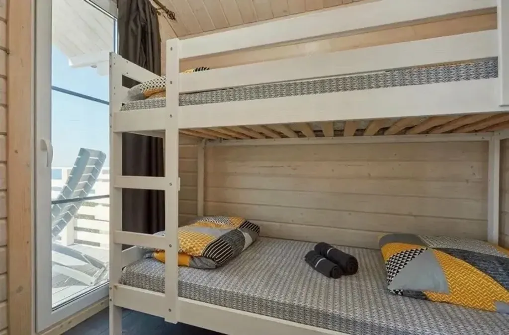 Коттедж Четырёхместный номер с видом на море — Гагра