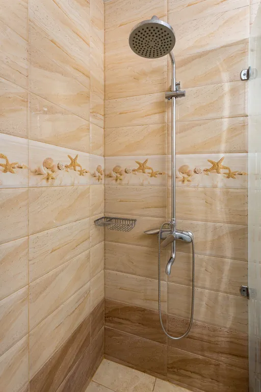 Евро 3-комнатные апартаменты на 1-й линии парка Галицкого