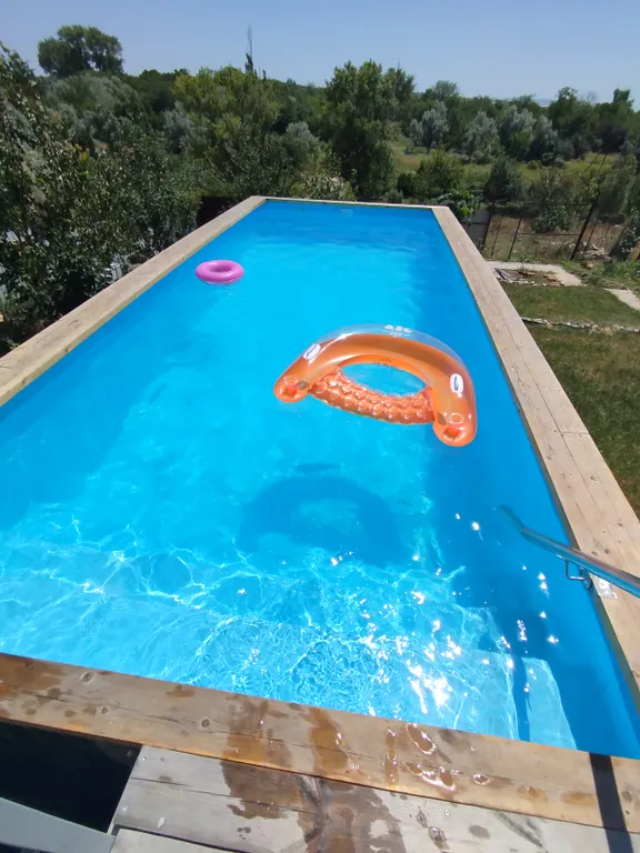 Дом с бассейном