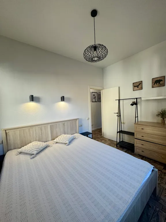 Просторные апартаменты с 2 спальнями в центре