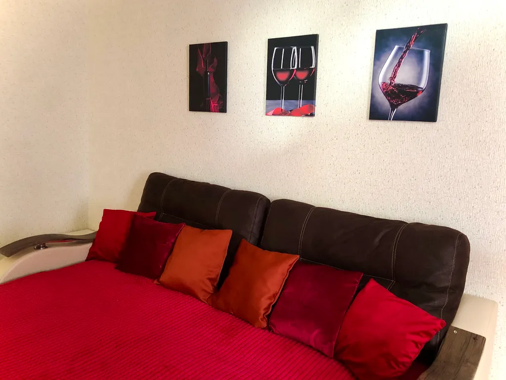 Квартира в центре Левого берега — аренда посуточно в Омск