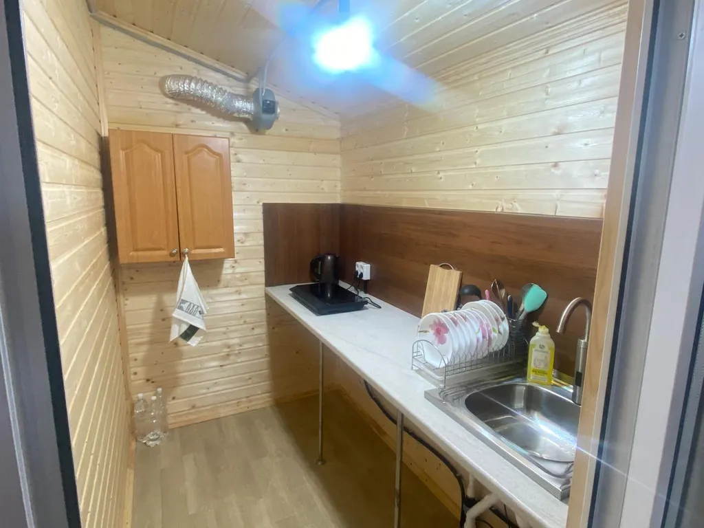 Домик с видом на лес и горы