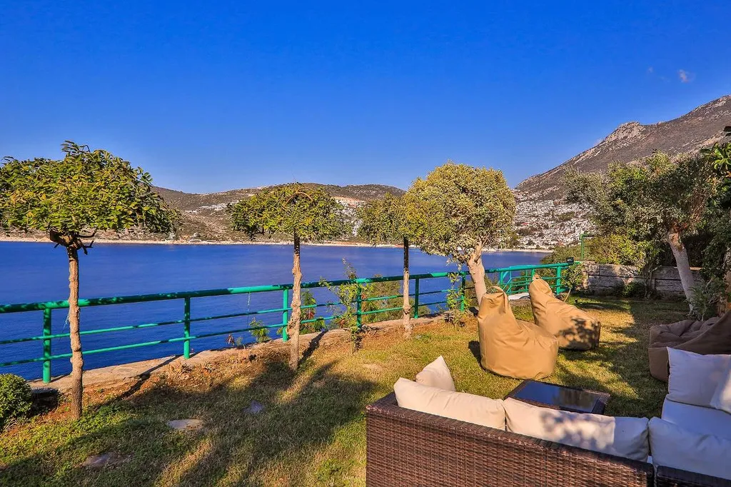 Вилла с видом на море