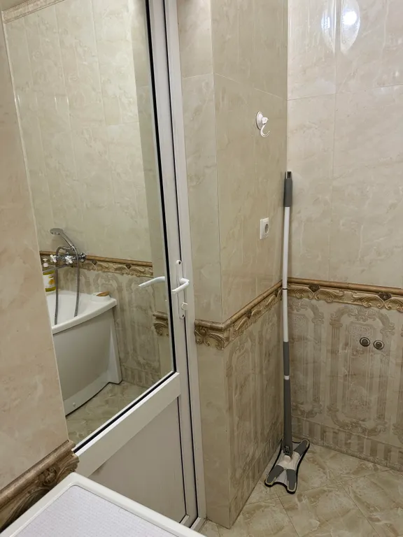 Квартира в 10 минутах ходьбы до моря и до дворца спорта Али Алиева.