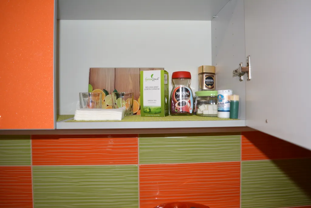 Студия с видом на ТЦ Планета