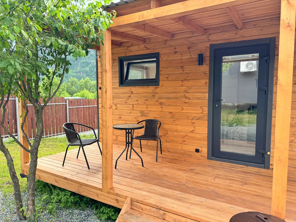 Уютный домик с видом на горы