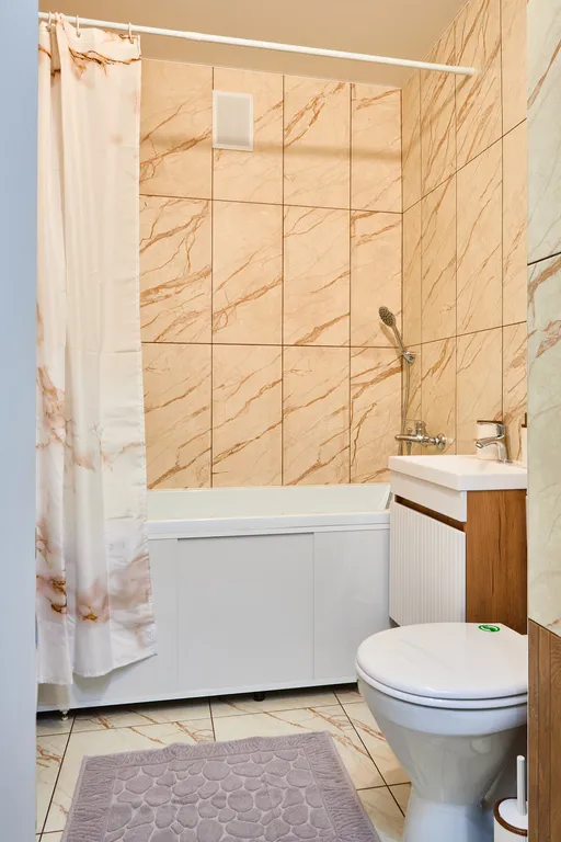 Современная квартира с большой кухней-гостиной на 6 гостей