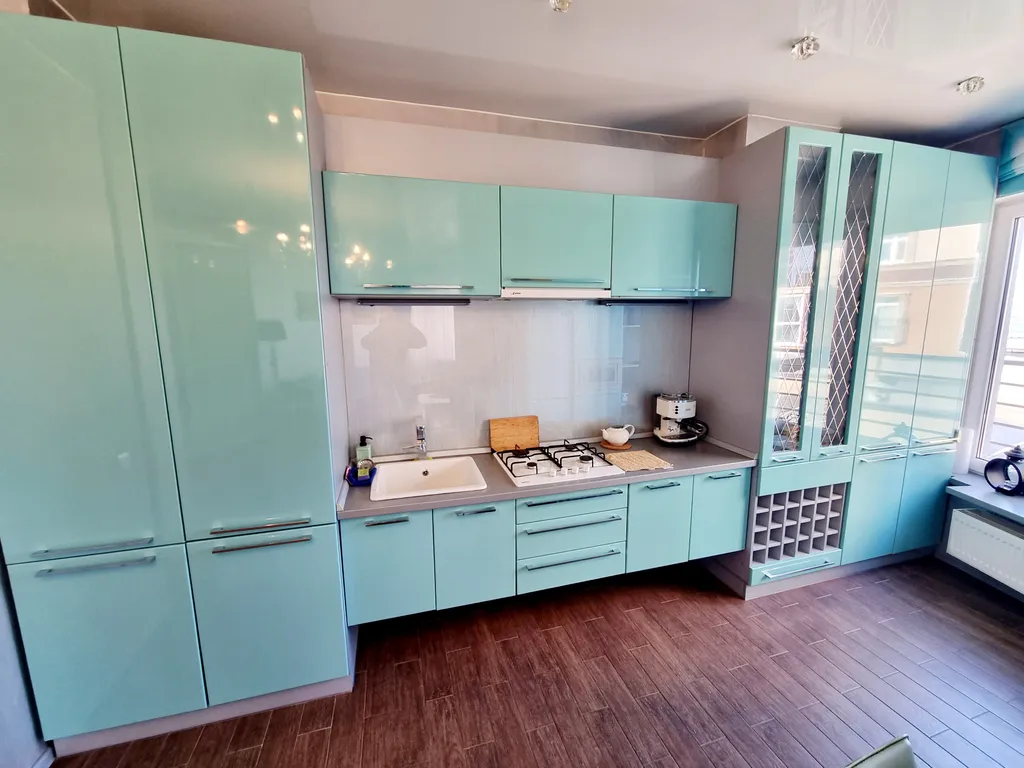 Квартира с большой террасой, видом на море, велосипедами и сапбордами