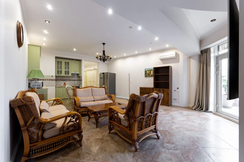 С двумя спальнями и террасой