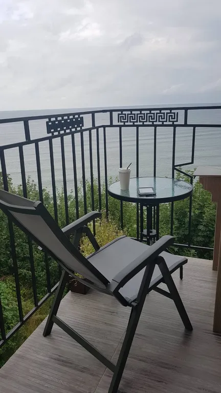 Апартамент с потрясающим видом, шумом и запахом моря