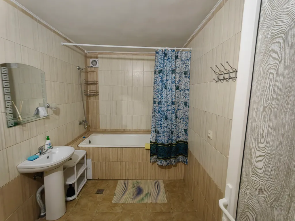 Квартира Комната в частном секторе в центре Адлера с большой ванной — Адлер