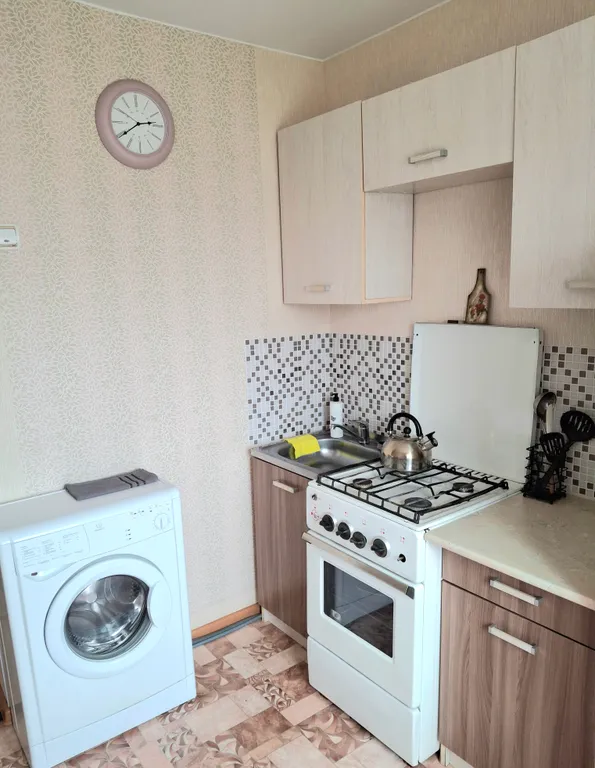 Квартира 1-комнатная Квартира — Тихвин