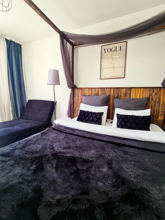 Апартаменты Мириады с большой кроватью