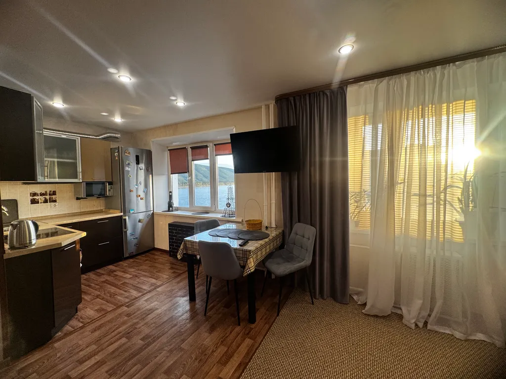 Квартира с видом на набережную — аренда посуточно в Ленск