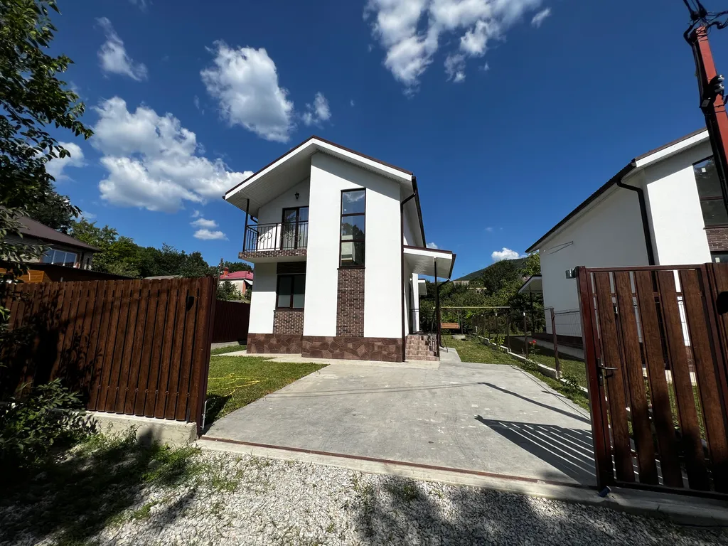 Уютный новый дом недалеко от моря