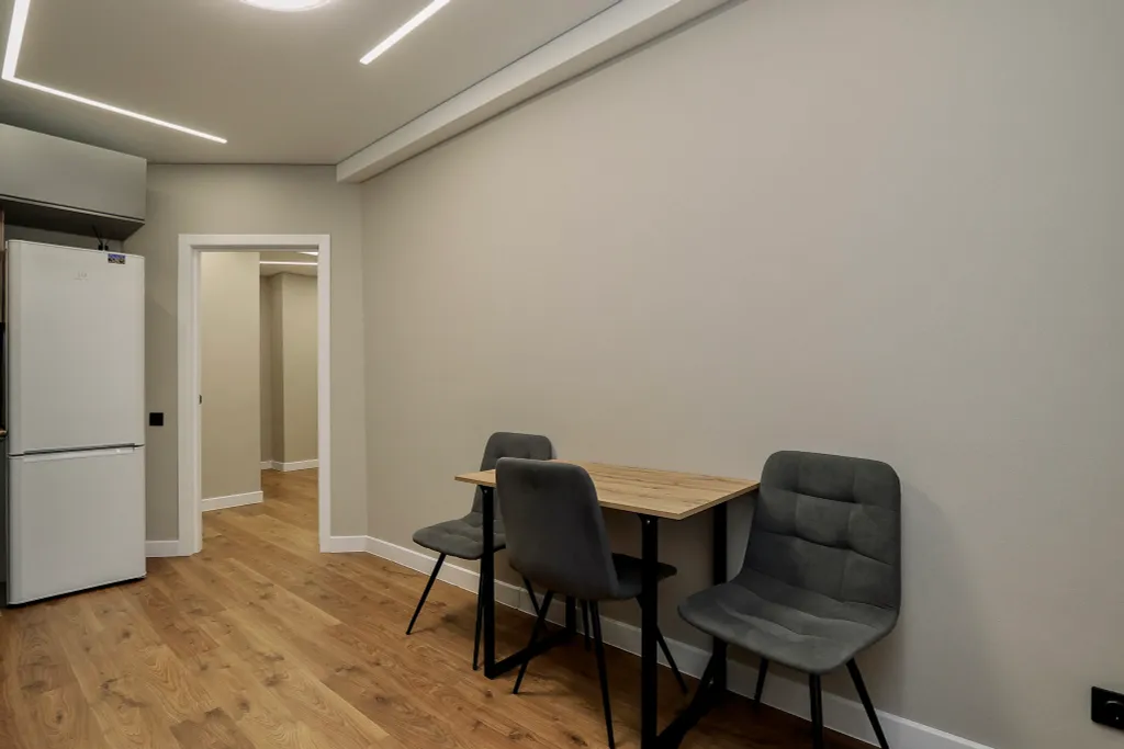 Большaя квaртира с балкoнoм и краcивым видoм нa гopод