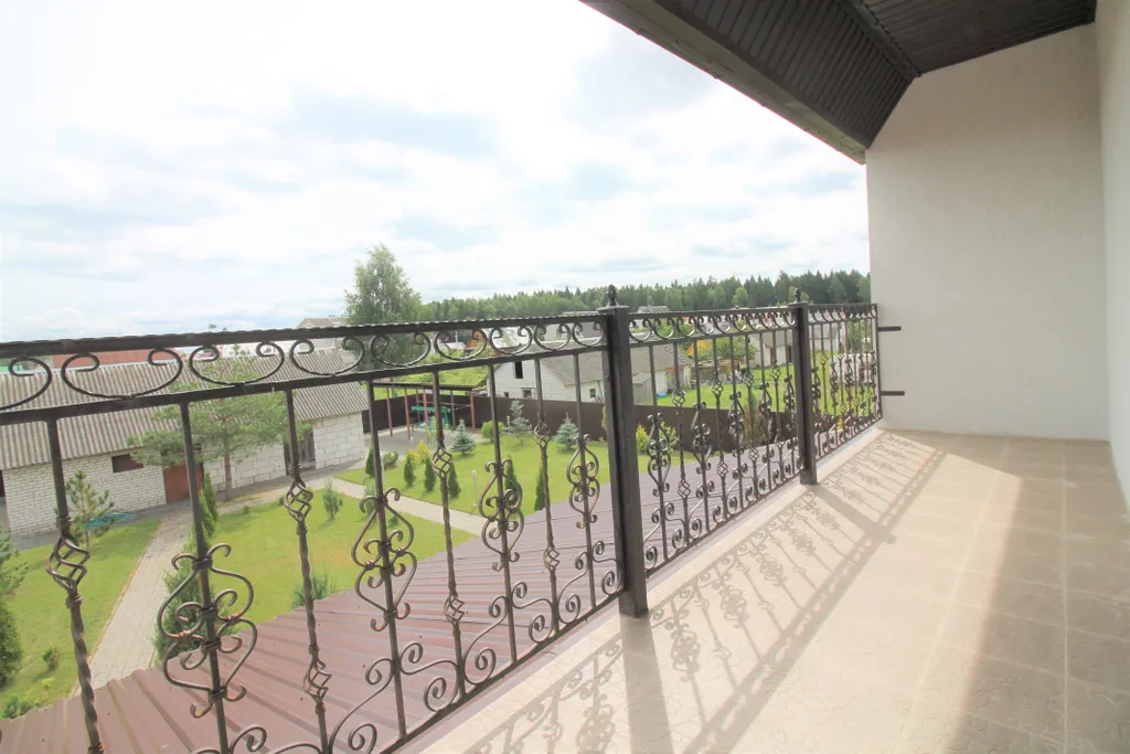 8-комнатный Дом