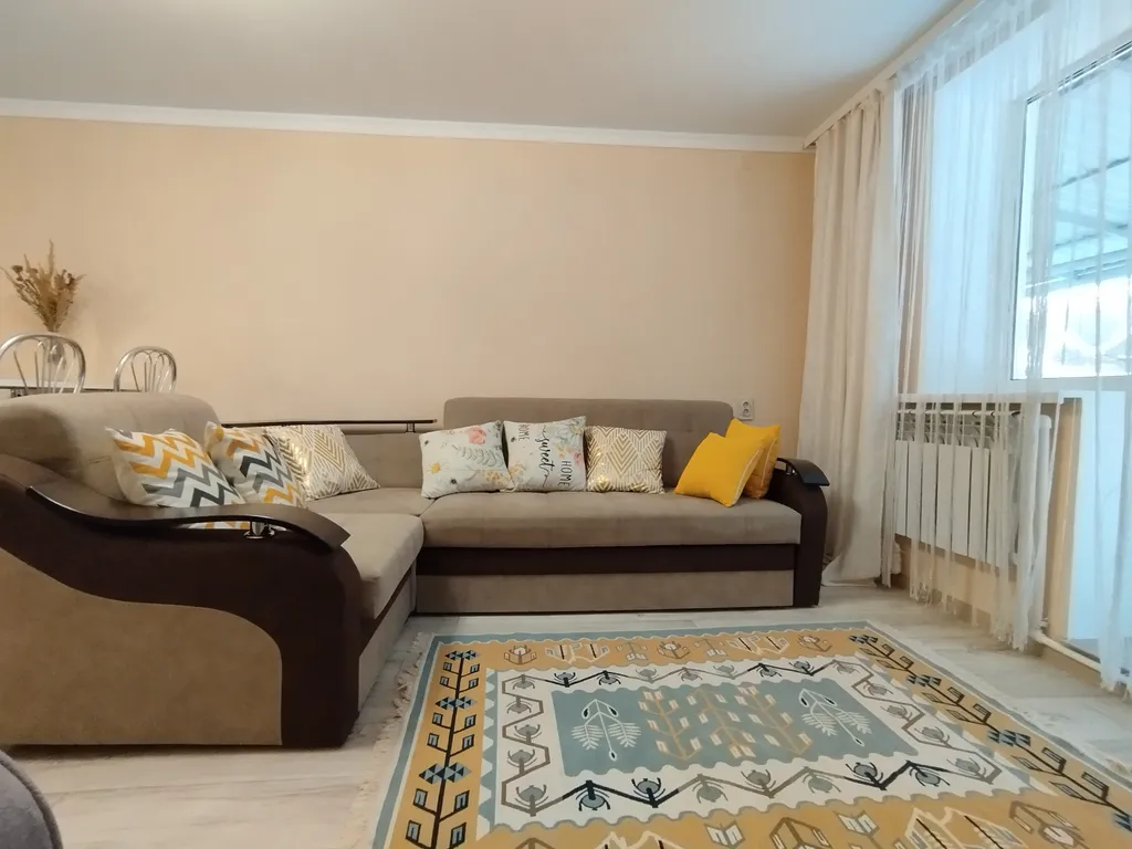 Дом около озера