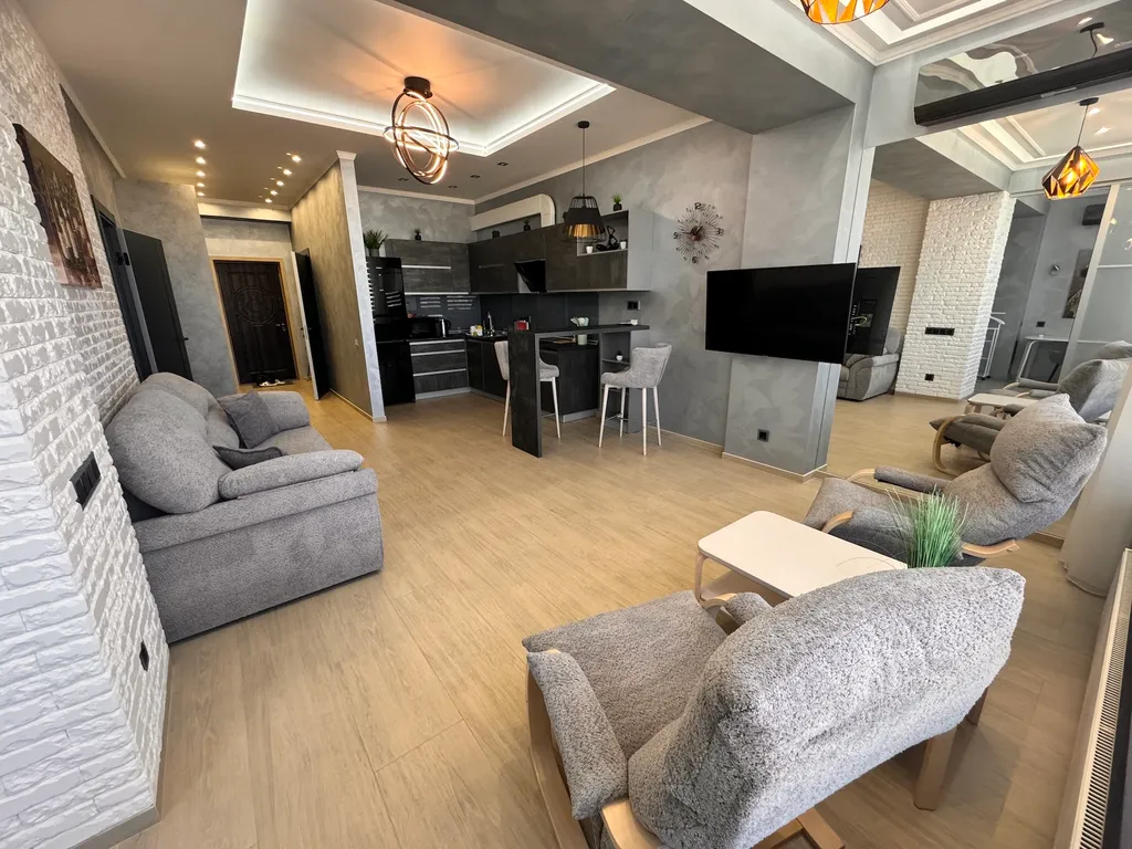 Просторная квартира — аренда посуточно в Севастополь