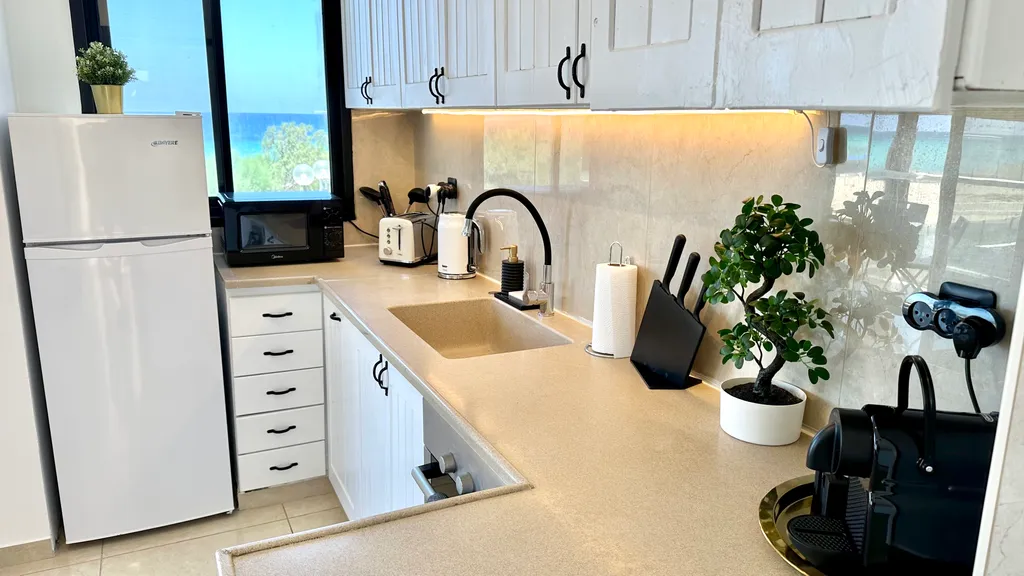 GW951 Квартира с балконом с видом на море (Gugel Waves Nahariya)