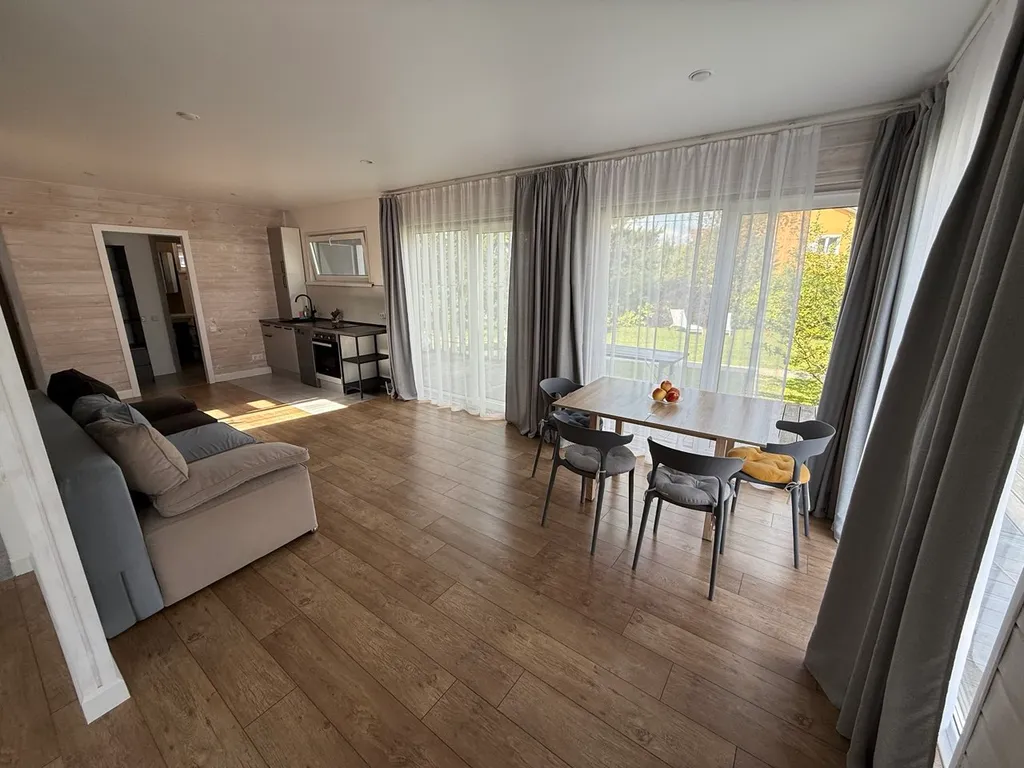 Коттедж Уютный дом с видом на лес — Первомайское