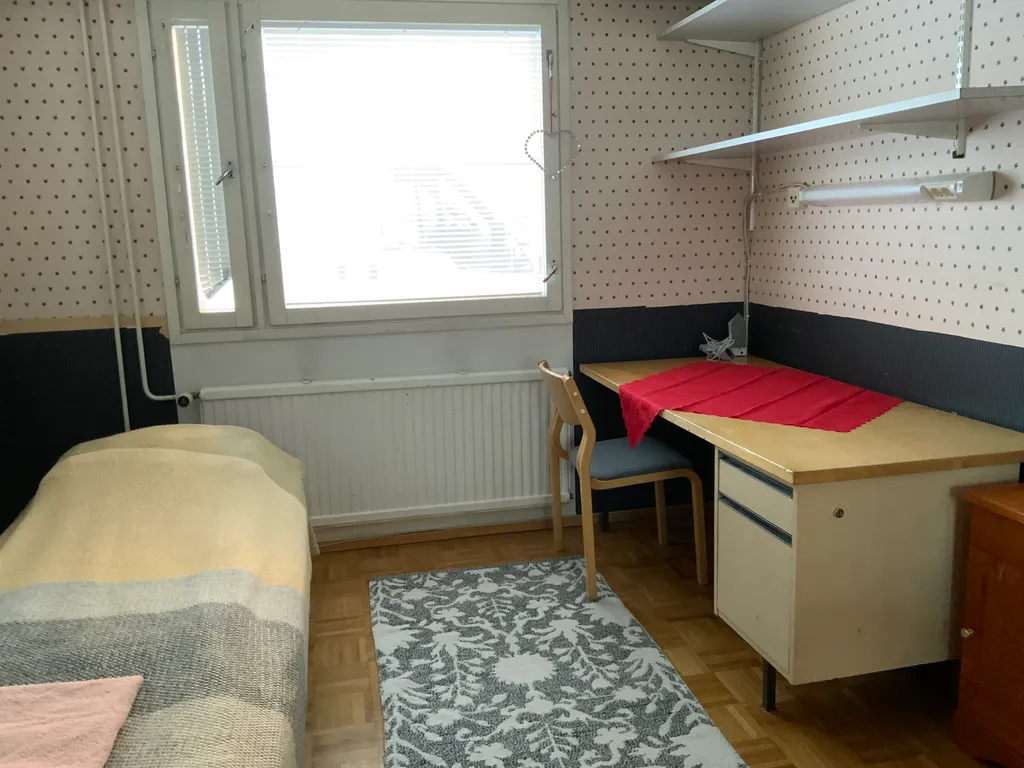 Уютный дом с камином рядом с центром