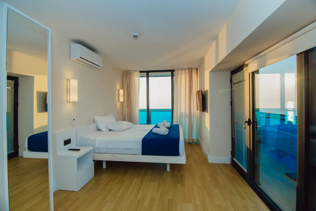 Трёхкомнатные апартаменты на первой линии