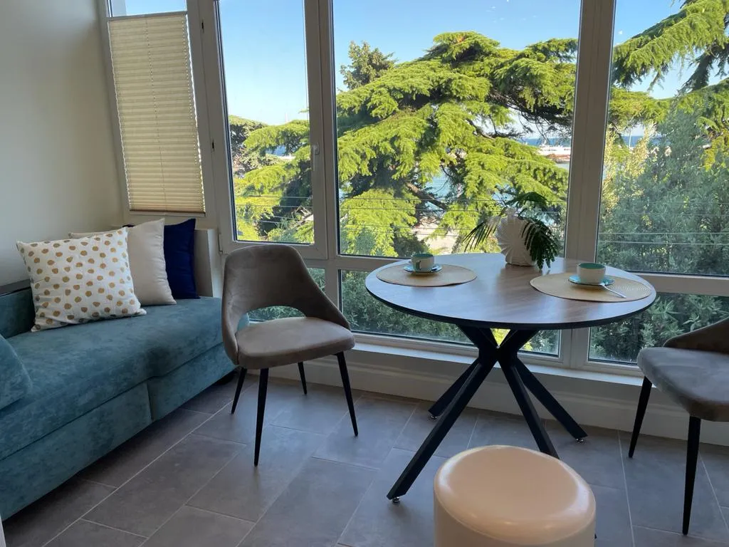 Квартира с видом на море на набережной