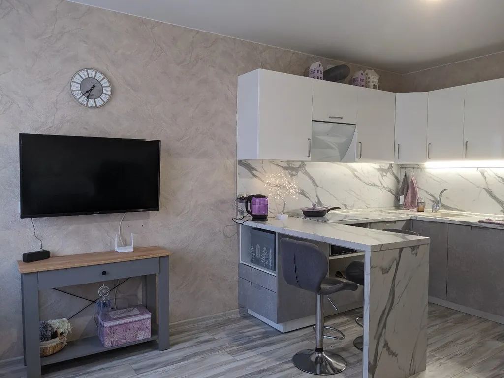 Уютная просторная квартира с большой кухней-гостиной — аренда посуточно в Хабаровск