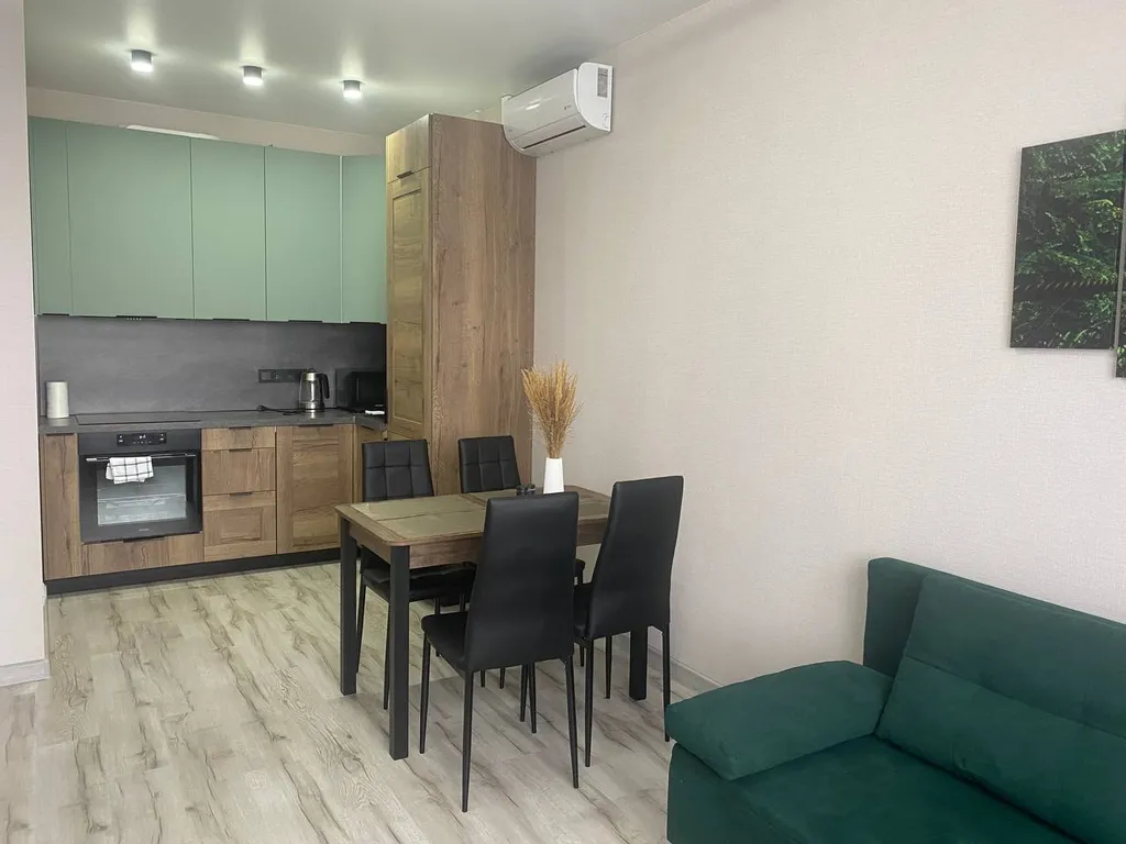 Видовая 2-комнатная квартира в 10 минутах от центра города