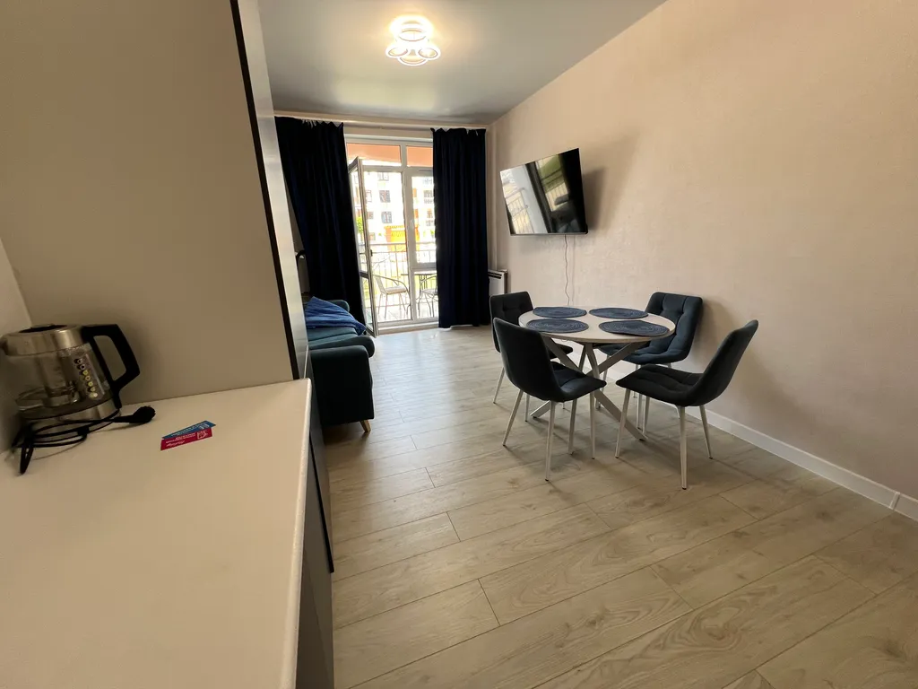 Евродвухкомнатная с видом на горы и бассейн