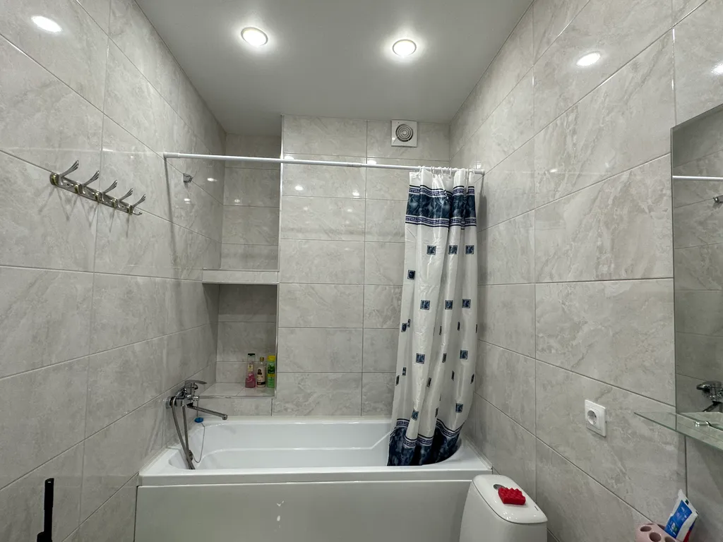 Уютная, новая квартира в центре города