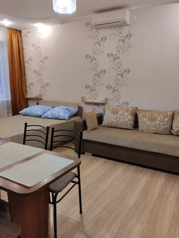 Уютная комната рядом с морем