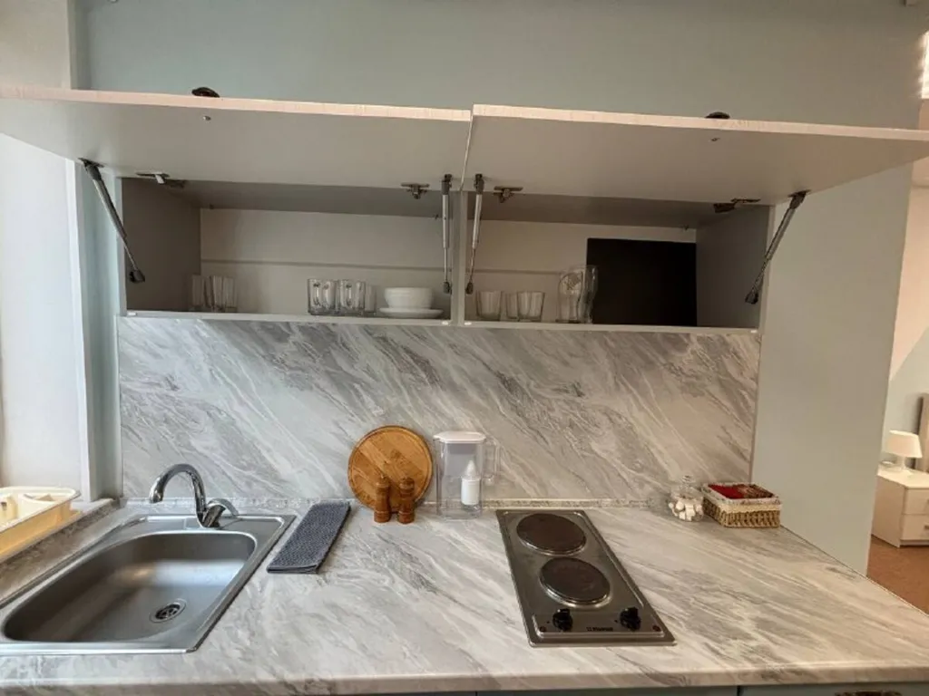 Уютная студия с личной бесплатной парковкой, рядом с гребным каналом