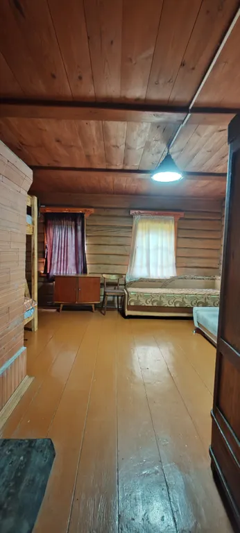 Дом на берегу реки