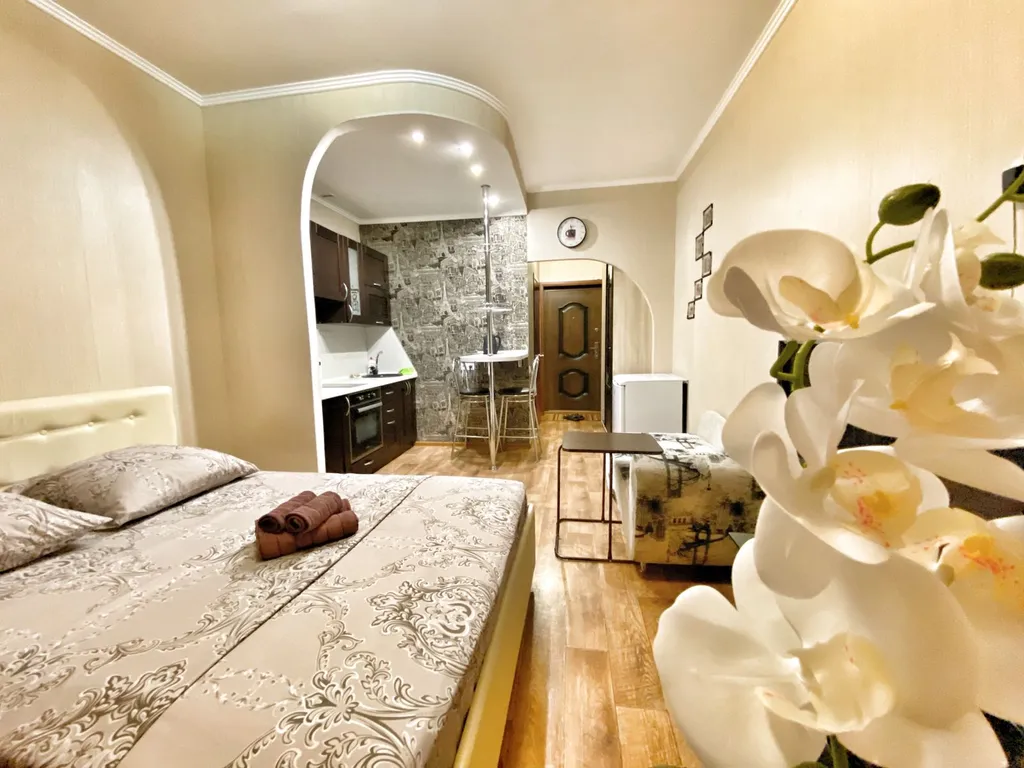 Уютная студия рядом с ТРЦ Аура, ЖД вокзалом, Аэопортом