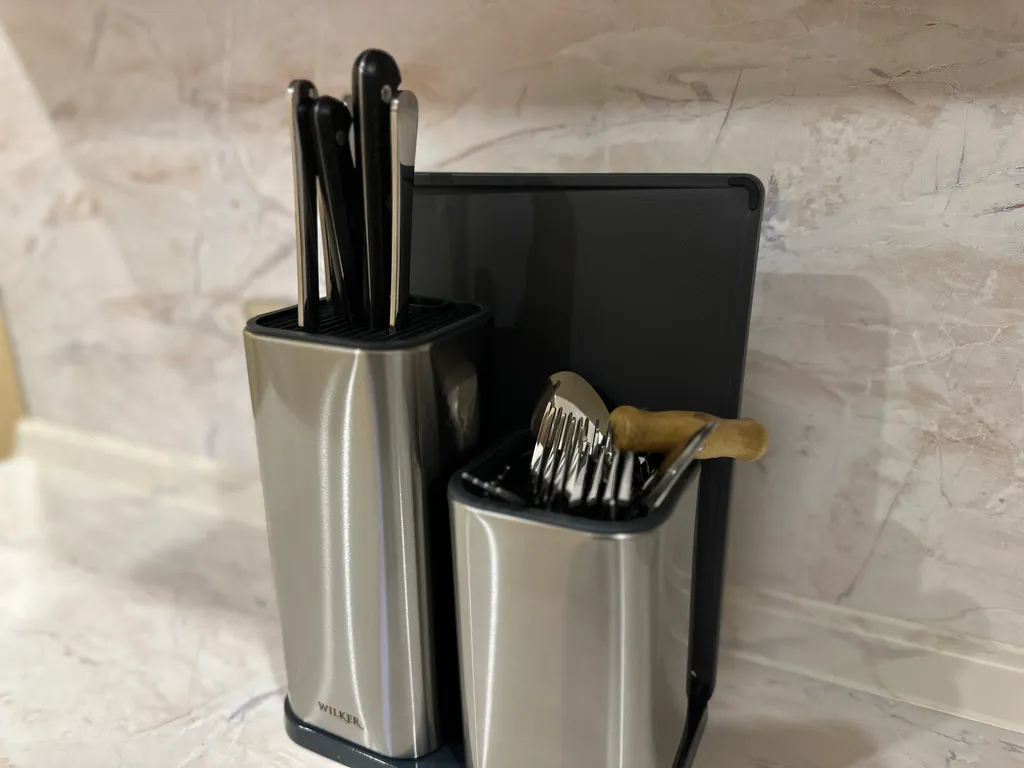 Cтудия Огонь рядом стадионом Торпедо