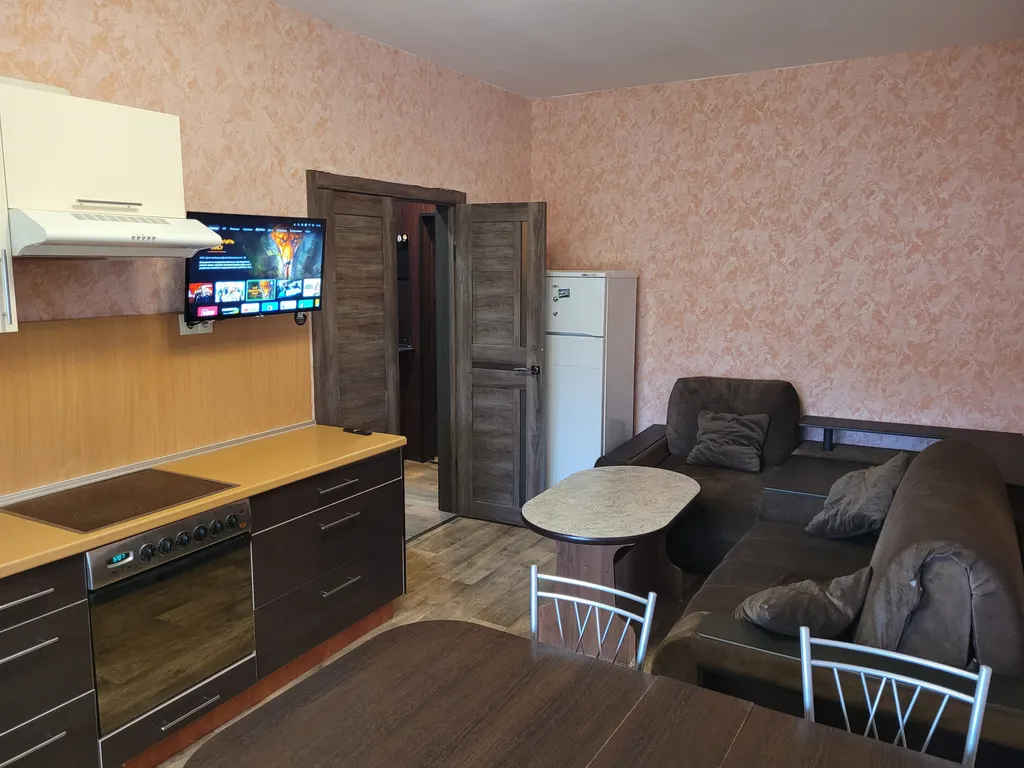 Студия с тремя спальнями, двумя с/у