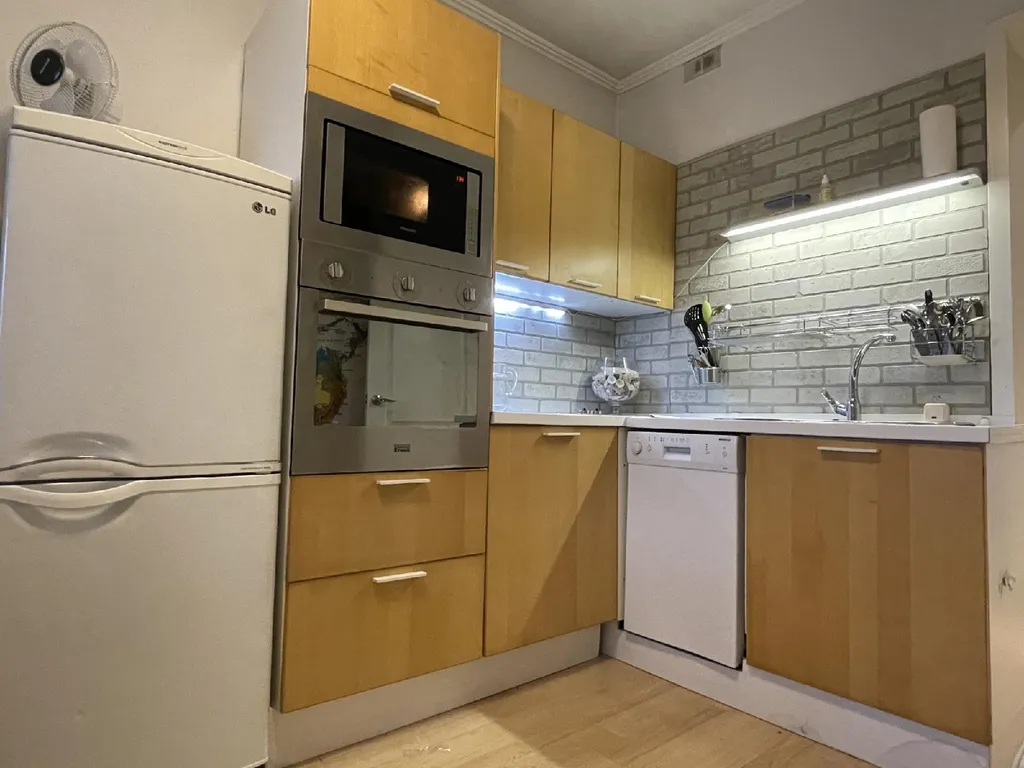 Трехкомнатная квартира в центре с видом на горы