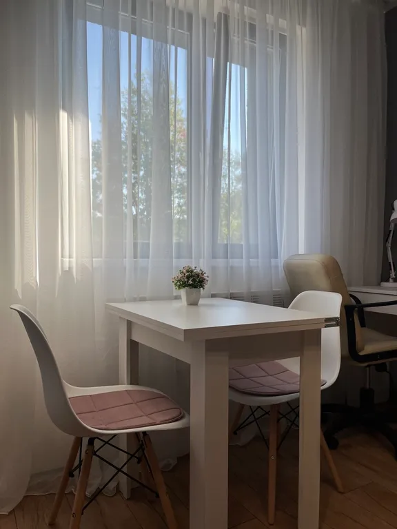 Милая студия в новом доме рядом с озером и набережной