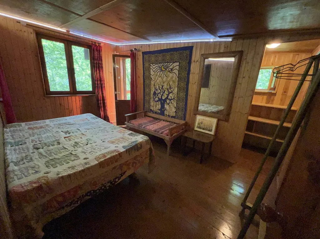 Вилла парящая над лесом