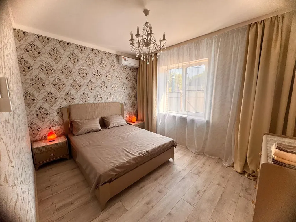 Коттедж Дом с большим бассейном в окружении леса, гор и реки — Горячий Ключ