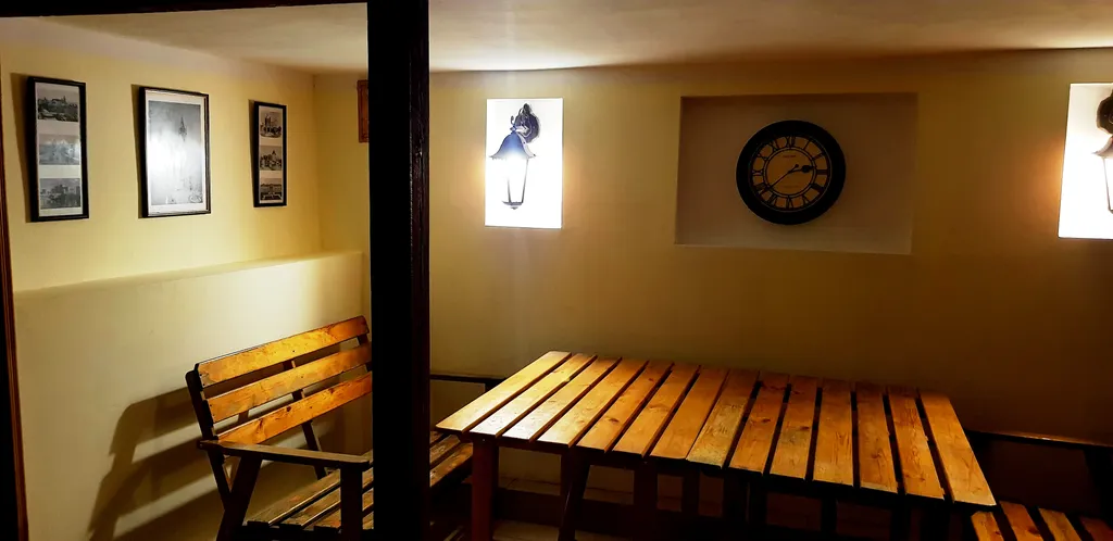 Дом с шикарной беседкой на озере